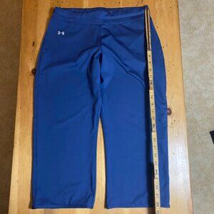 Women's Cropped Under Armor "All Season Gear" Pants.  (Size Med)